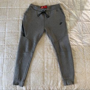 Nike Tech Fleece Joggers / Sweatpants